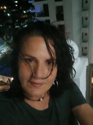 Laura L.